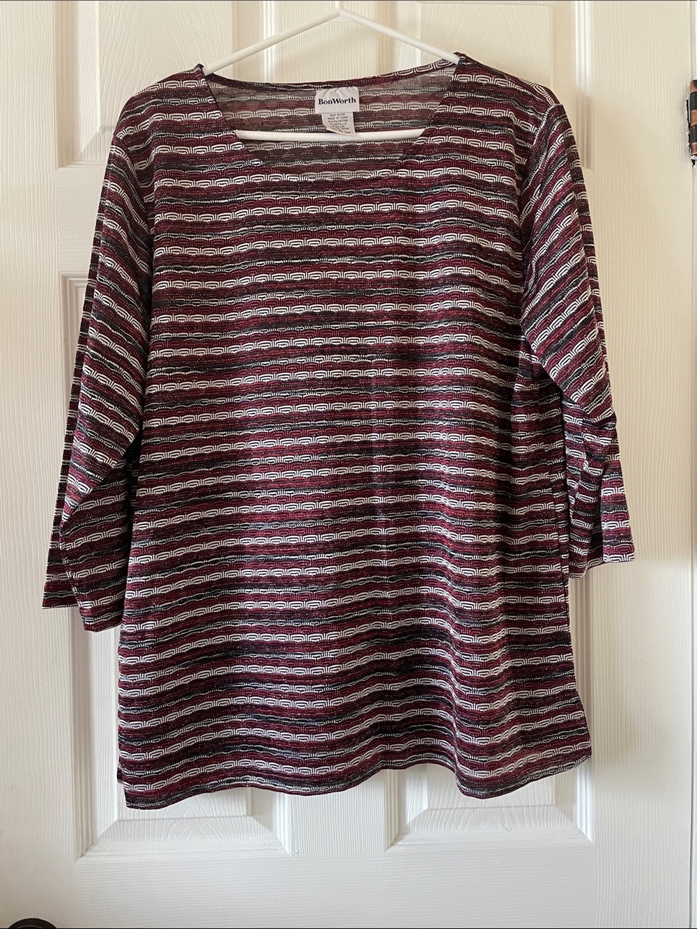 Metallic 3/4 length sleeve red black white top